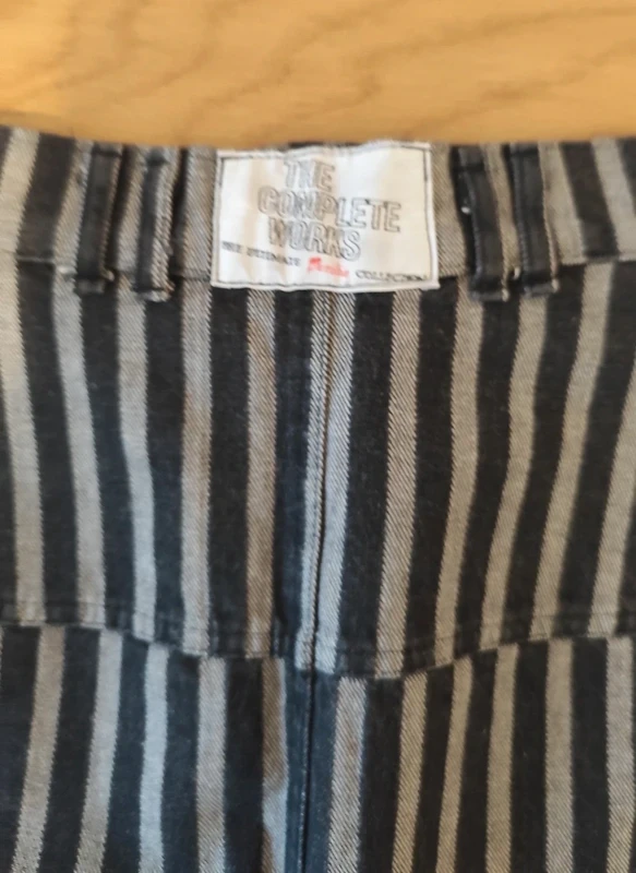Retro/grunge grey and black striped denim pencil skirt knee-length size 3 – photo 2